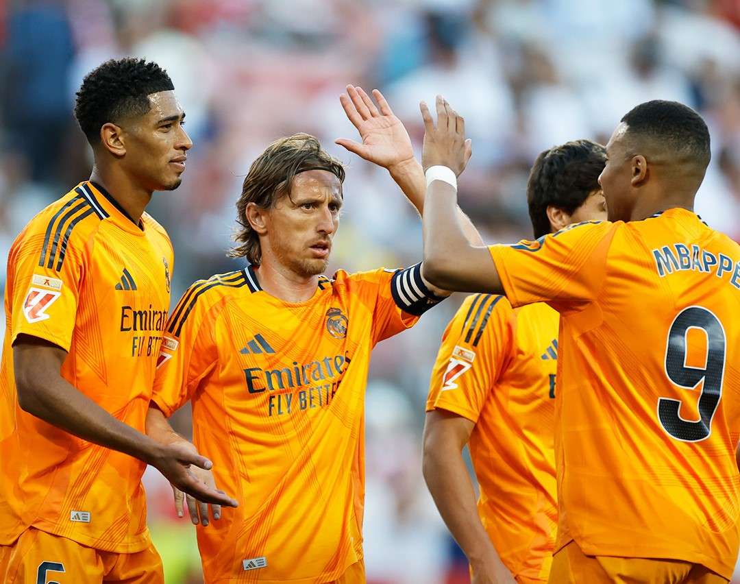 Real Madrid thắng nhẹ nhàng trong thế hơn người