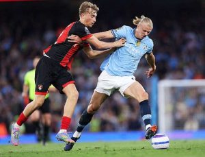 Man City (áo xanh) thi đấu vượt trội trước Bournemouth